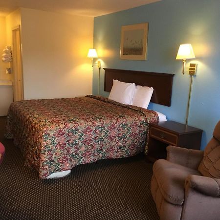 Budget Inn Caravan Motel Harrisonville Exteriör bild