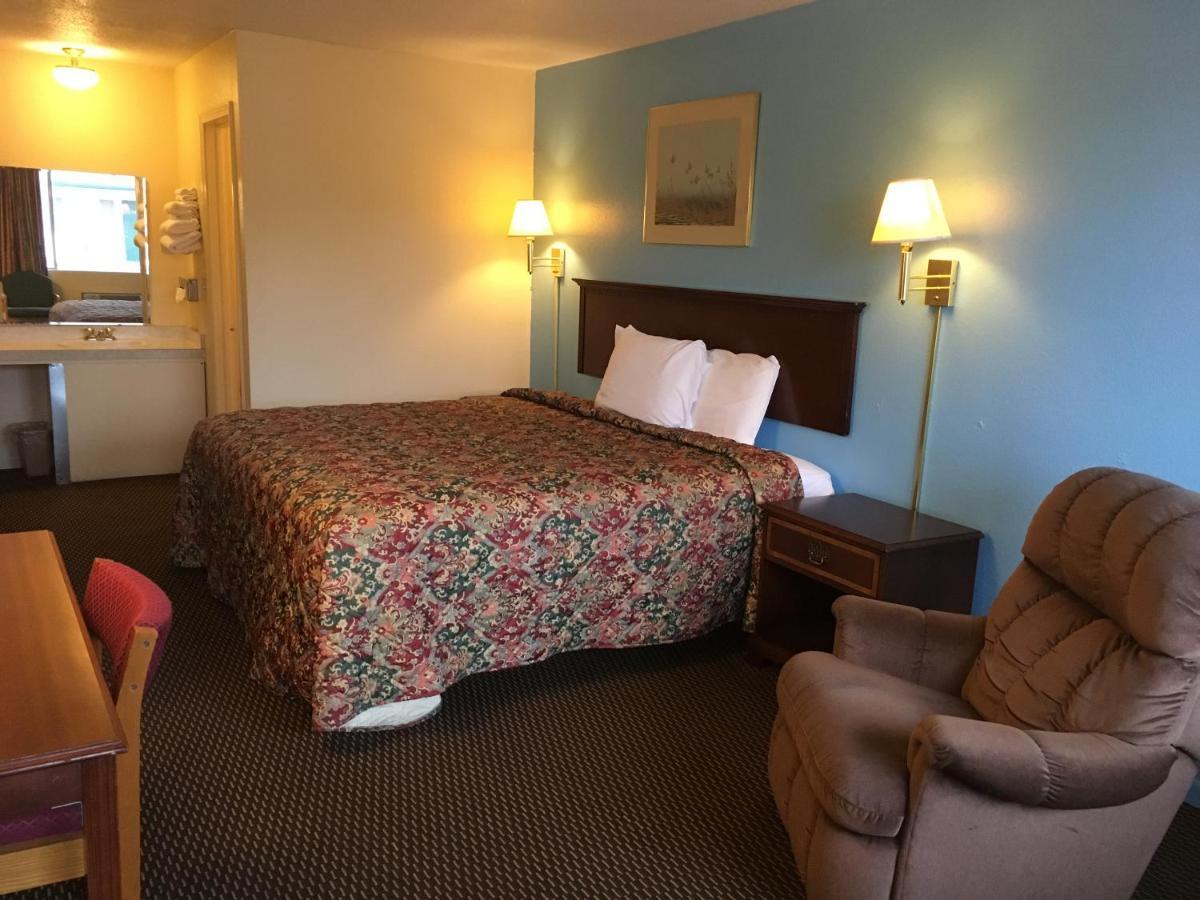 Budget Inn Caravan Motel Harrisonville Exteriör bild