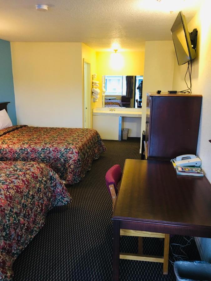 Budget Inn Caravan Motel Harrisonville Exteriör bild