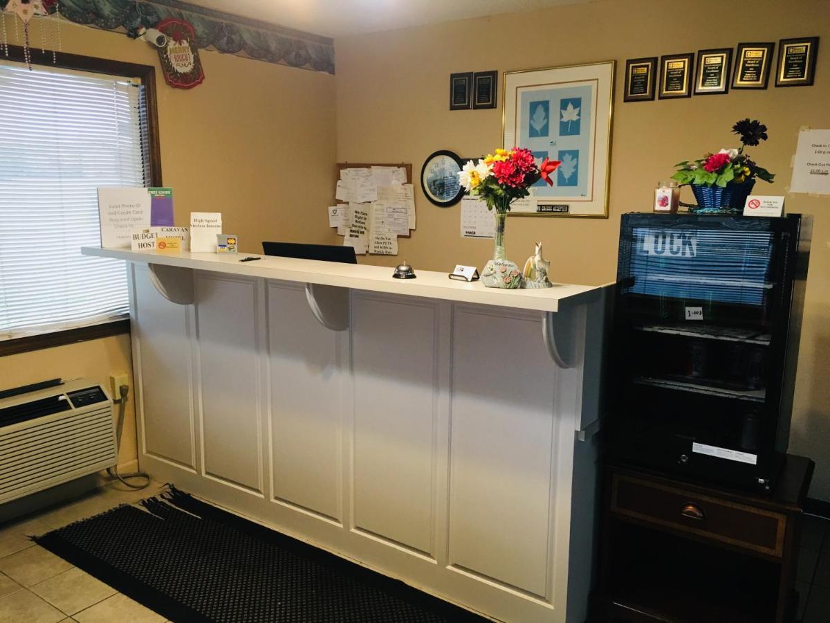 Budget Inn Caravan Motel Harrisonville Exteriör bild